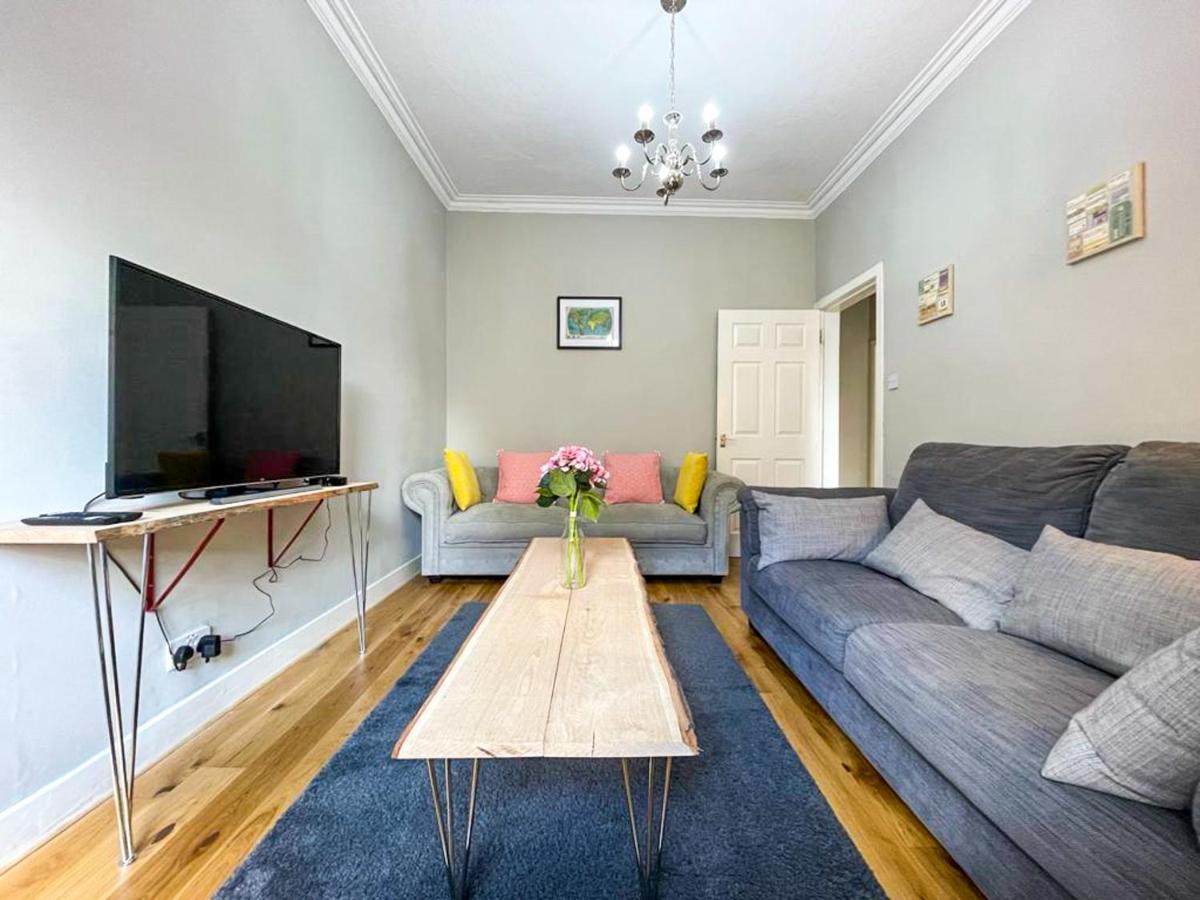 Charming 3 Bed Apartment In Old Town — Photos 1