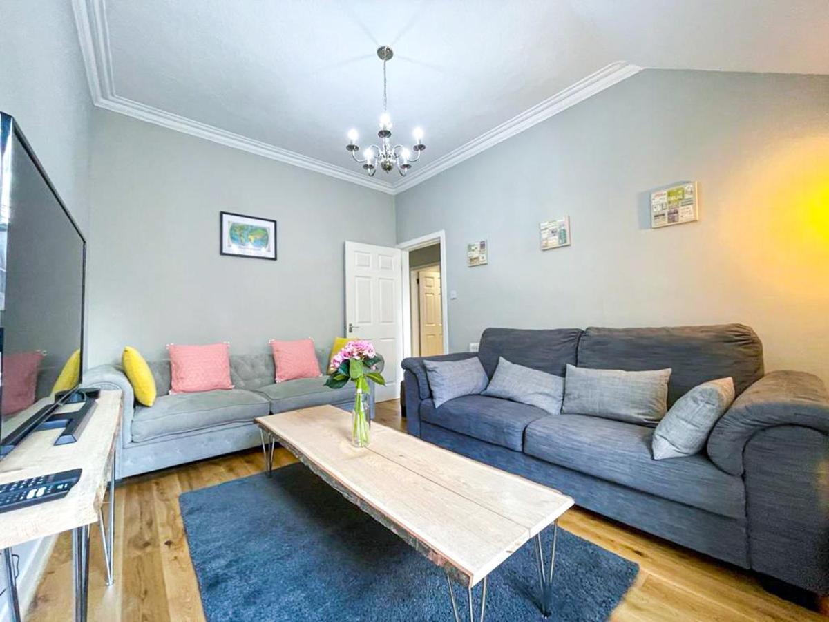 Charming 3 Bed Apartment In Old Town, Edinburgh